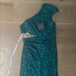 Ieena for Mac Duggal Sequin One-Shoulder Dress – Size 8 (NWT)